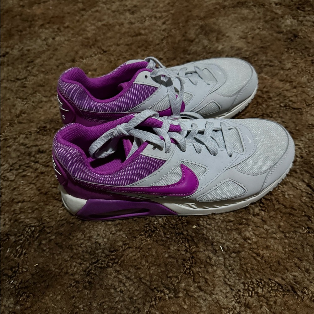 nike shoes for youth - Picture 4 of 4
